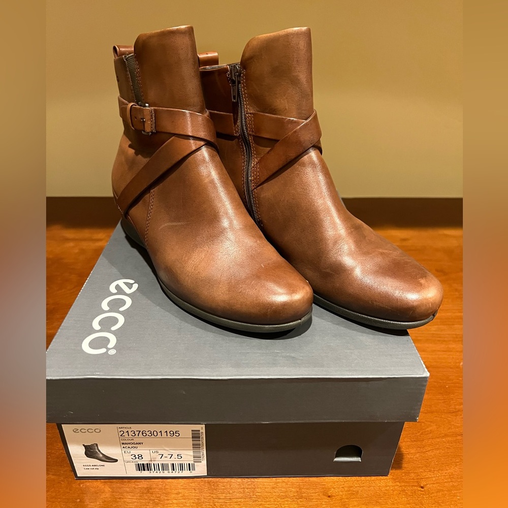 Ecco Abelone low cut boot size 7-7.5